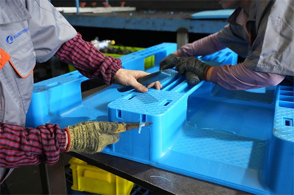 Remove Burrs Remove Burrs